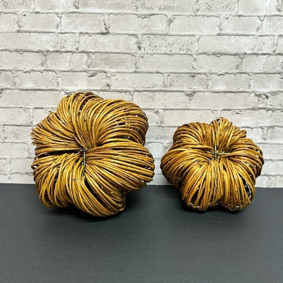 Grapevine Pumpkin Lot Of 2 Woven Holiday Decor Thanksgiving Fall Decorations - Picture 6 of 9